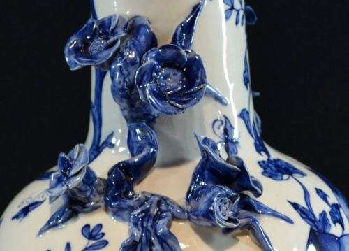 LARGE CHINESE BLUE AND WHITE VASE WITH APPLIED FLOWERS - from SUEZYT