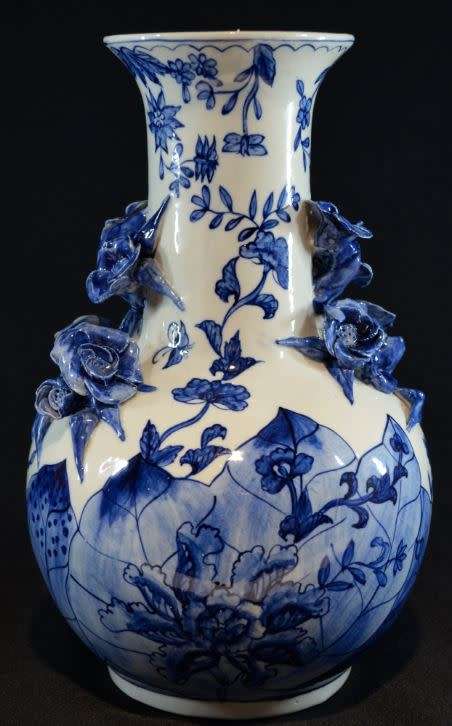LARGE CHINESE BLUE AND WHITE VASE WITH APPLIED FLOWERS - from SUEZYT