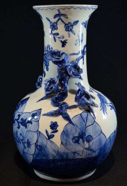 LARGE CHINESE BLUE AND WHITE VASE WITH APPLIED FLOWERS - from SUEZYT