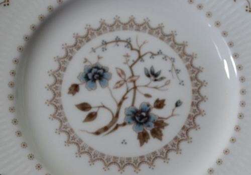 reserved for Andrea ROYAL DOULTON OLD COLONY 28CMS PLATES - from SUEZYT
