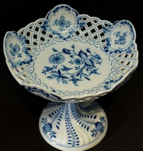 RESERVED FOR CHARLES - ANTIQUE MEISSEN RETICULATED BLUE ONION PATTERN TAZZA - from SUEZYT