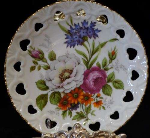 DRESDEN VINTAGE PIERCED PLATE #6 - from SUEZYT