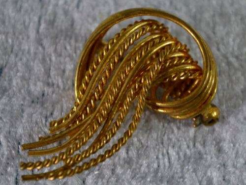 GOLD GILT ROPE DESIGN BROOCH - from SUEZYT