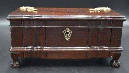 reserved for Etienne - VINTAGE IMBUIA JEWELLERY BOX - BALL AND CLAW  - from SUEZYT