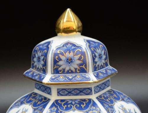 reserved for Robert BLUE AND WHITE GINGER JAR WITH PEACOCKS - from SUEZYT