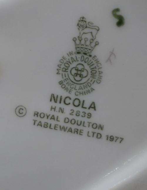 ROYAL DOULTON HN2839  NICOLA FIGURINE - from SUEZYT
