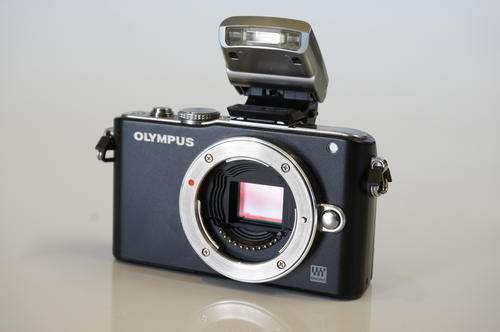 Olypmus EPL3 Micro Four Third M4/3 Camera Body And Flash **Grab a Bargain**