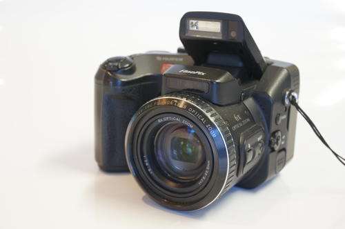 Fujifilm FinePix S Series S602 Zoom Digital Camera Super CCD - Black & Metallic