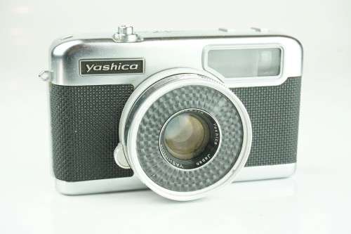 Yashica Half 17 Rapid half frame camera**Great Condition**