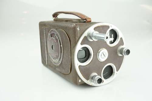 Bell and Howell Filmo 16mm Cine camera body with site turret lenses **Good Condition**