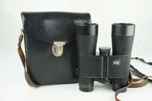 Leitz Wetzlar Trinovid 10x40 122m/1000m Binoculars Leica **Fantastic Condition with Original Case**