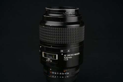 Nikon Micro Nikkor 105mm F2.8 lens Nikon Mount **Fully Fuctional but well used Condition**