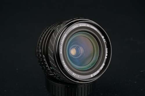 Sigma Mini Wide II 28mm F2.8 lens in Nikon F Mount **Fantastic Condition**