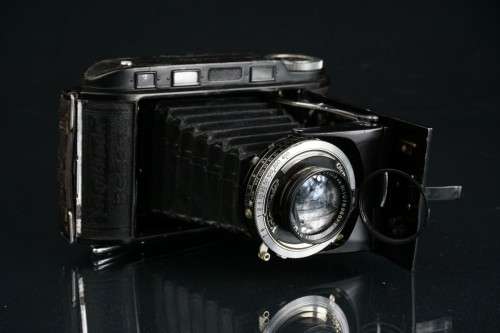 **Rare** Voigtlander Bessa Rangefinder Camera Color Heliar 105mm F3.5 Lens **Fantastic Condition*