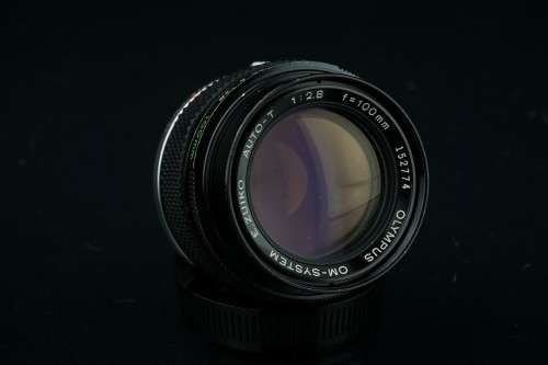 Olympus Zuiko 100mm F2.8 Lens in Olympus OM mount  **Excellent Condition**