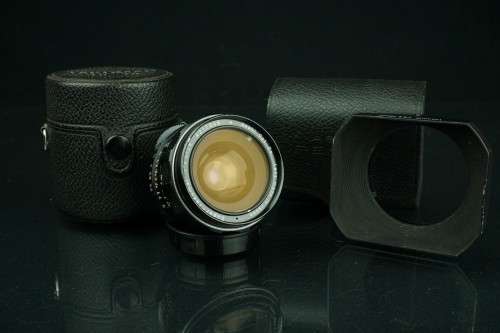 Asahi Super Takumar 28mm F3.5 M42 Mount with case and Lens Hood **Good Condition**