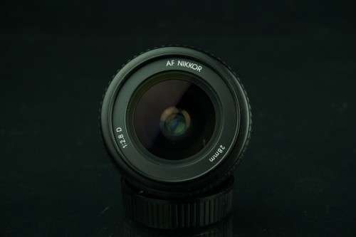 Nikon AF (Autofocus) Nikkor D 28mm F2.8 Lens **Fantastic Condition**