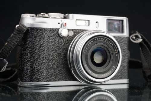 Fujifilm FinePix X Series X100 12.3MP Digital Camera - Silver **Good Condition**