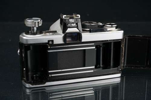 Legendary Olympus OM2 35mm SLR with Zuiko 50mm F1.8 lens **Good Condition**