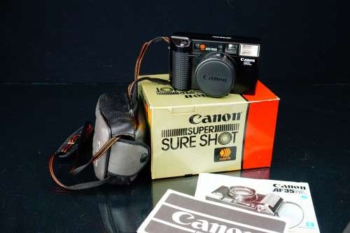 Canon AF35ML 35mm point & shoot camera with 40mm f1.9 lens **Boxed Excellent Condition**