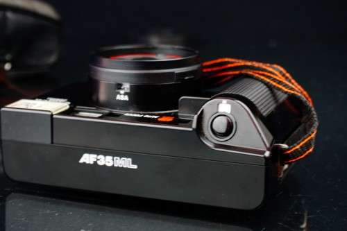 Canon AF35ML 35mm point & shoot camera with 40mm f1.9 lens **Boxed Excellent Condition**