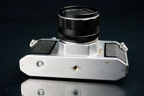 Pentax SV 35mm SLR with Asahi 55mm F2 lens  **Excellent Condition + Leather Half Case**