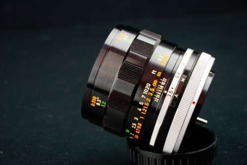 Canon 50mm f3.5 FD Macro Lens with Original 1:1 Extension Tube and Case  **Excellent Condition**