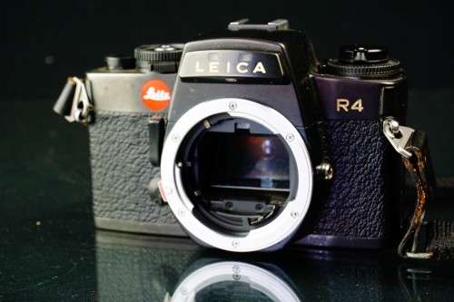 Leitz Leica R4 35mm SLR Camera body with a Benser Carry Case  **Great Condition**