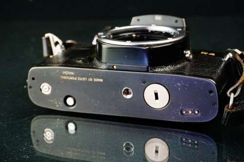 Leitz Leica R4 35mm SLR Camera body with a Benser Carry Case  **Great Condition**