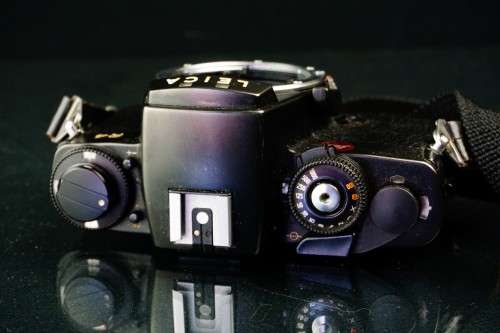 Leitz Leica R4 35mm SLR Camera body with a Benser Carry Case  **Great Condition**