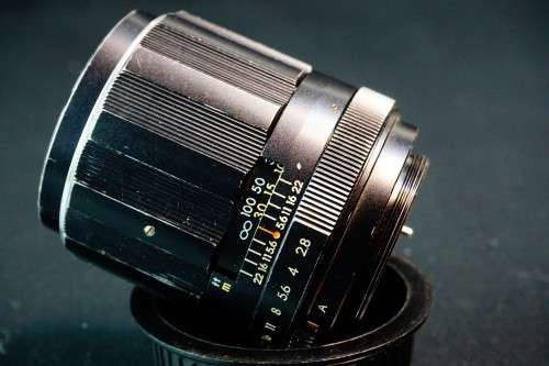 Asahi Pentax Super Takumar 105mm F2.8 Lens in M42 Screw Mount **Good Condition**