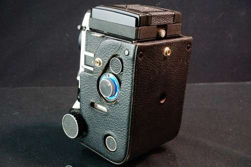 Mamiya C330 Professional TLR with Blue Dot 80mm F2.8 Lens **Excellent Condition**