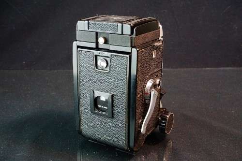 Mamiya C330 Professional TLR with Blue Dot 80mm F2.8 Lens **Excellent Condition**