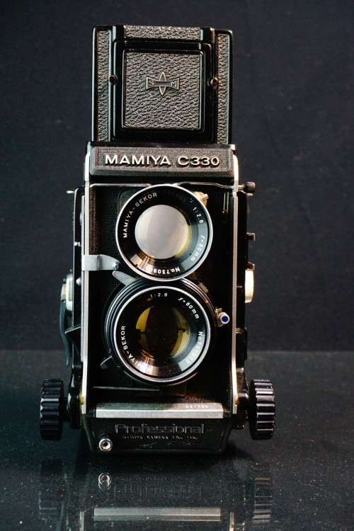 Mamiya C330 Professional TLR with Blue Dot 80mm F2.8 Lens **Excellent Condition**