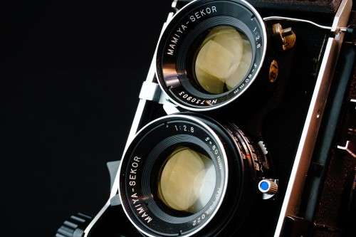 Mamiya C330 Professional TLR with Blue Dot 80mm F2.8 Lens **Excellent Condition**