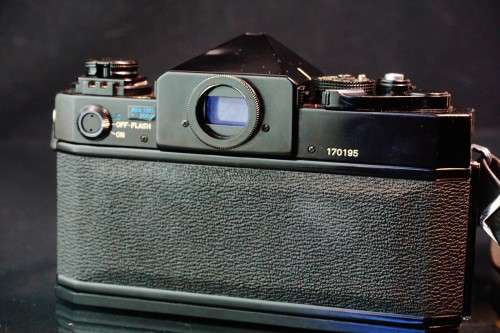 Canon F1 Pro Level 35mm SLR + Canon FD 50mm F1.8 Lens and Carry Case **Great Condition**