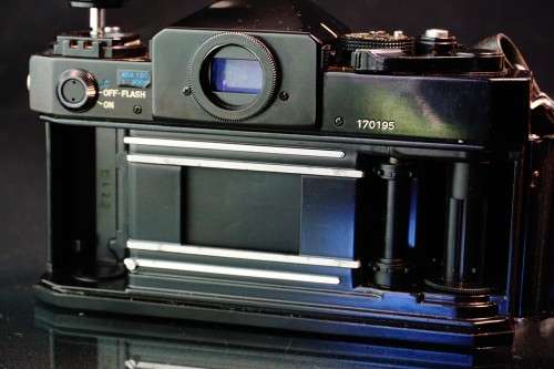 Canon F1 Pro Level 35mm SLR + Canon FD 50mm F1.8 Lens and Carry Case **Great Condition**