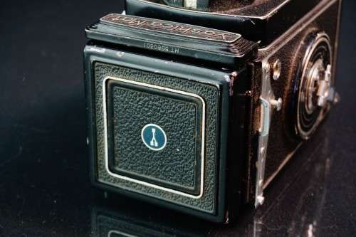 Yashica-Mat 120 Film TLR Camera with Yashinon 80mm F3.5 lens  **Great Condition, Please Read **