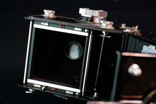 Yashica-Mat 120 Film TLR Camera with Yashinon 80mm F3.5 lens  **Great Condition, Please Read **