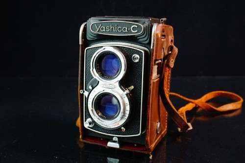 Yashica C 120 Film TLR Camera with Yashikor 80mm F3.5 lens  **Great Condition **