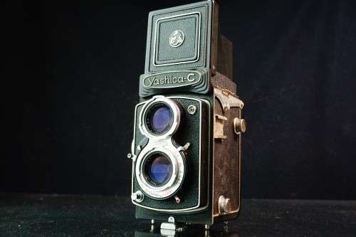 Yashica C 120 Film TLR Camera with Yashikor 80mm F3.5 lens  **Great Condition **