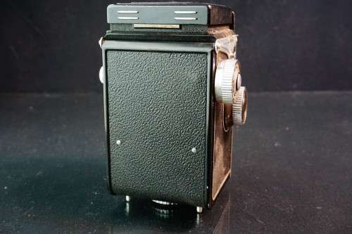 Yashica C 120 Film TLR Camera with Yashikor 80mm F3.5 lens  **Great Condition **