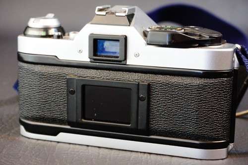 Canon AE1 Program 35mm SLR Camera with Canon FD 50mm F1.8 Lens  **Excellent Condition**