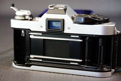 Canon AE1 Program 35mm SLR Camera with Canon FD 50mm F1.8 Lens  **Excellent Condition**