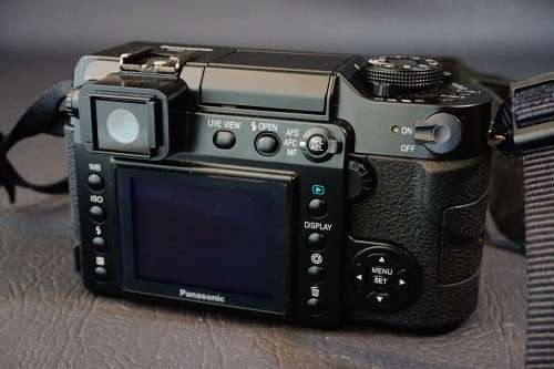 Panasonic Lumix DMC-L1 DSLR 7.5MP Live MOS 4/3 Four Thirds SLR Camera Body  **Excellent Condition**