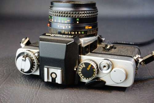 Minolta XE-5 35mm SLR Camera with Minolta Rokkor 50mm F1.7 Lens  **Great Condition**