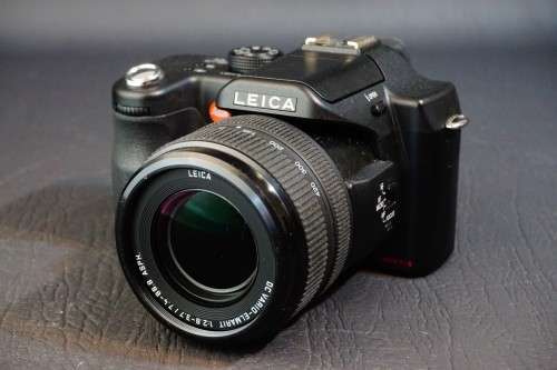 Leica V-LUX 1 10.1MP Digital Camera with DC Vario-Elmarit F2.8-3.7 Lens  **Excellent Condition**