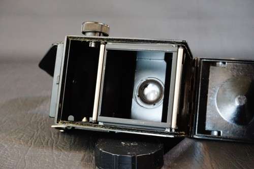 **Lomo** Lubitel 2 6x6 TLR 120 Medium Format Film Camera  **Great Condition**