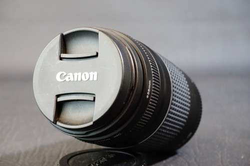 Canon EF 75-300mm F4-5.6 III Zoom Lens for Canon SLR Cameras **Excellent Condition**