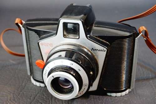 Eura Ferrania Vintage Art Deco Italian 6x6 120 Film Camera with Case **Good Condition**